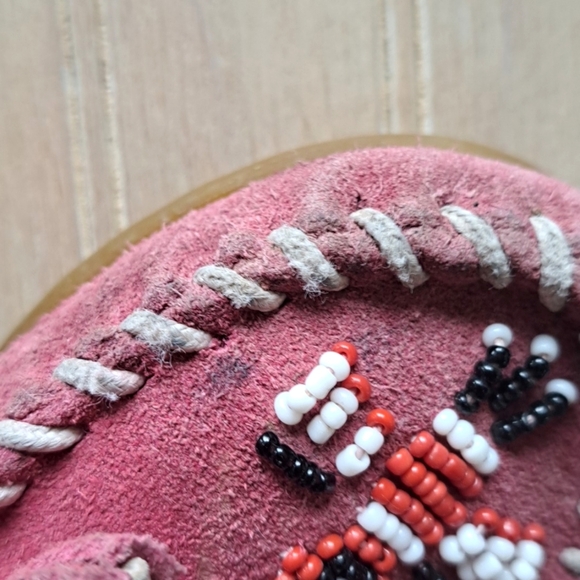 Minnetonka Thunderbird Leather Girl's Moccasin Native American HandBeaded - Picture 12 of 12